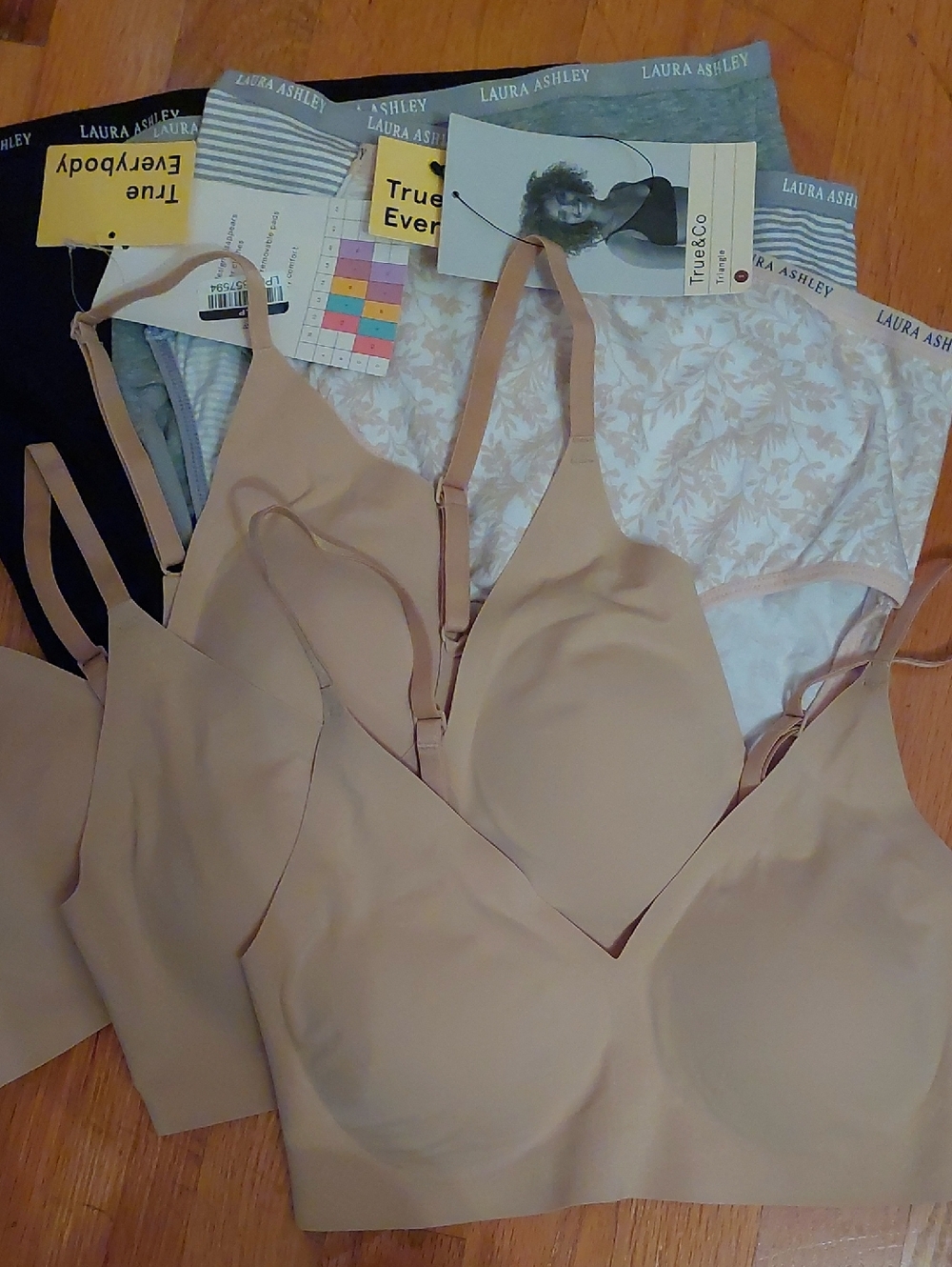 Bundle True & Co Padded T-shirt Bras Laura Ashley Cotton Panties Cotton Slip